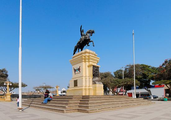la Plaza de Armas