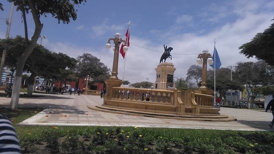 la Plaza de Armas